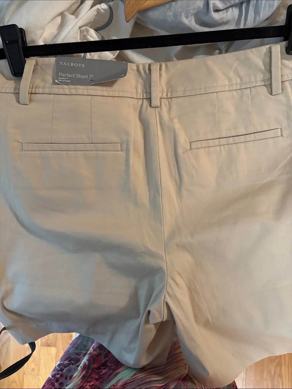 Talbots shorts Perfect Short 7”Cream Tailored Bermuda Shorts NWT size 4